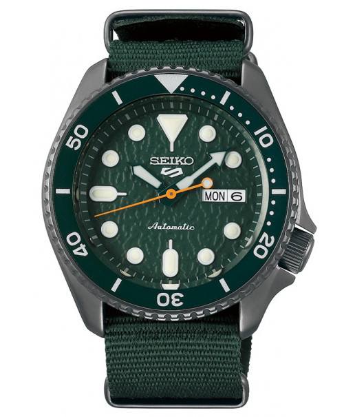 6. Orient Bambino và Seiko 5 Sports Watch là những mẫu đồng hồ nam phổ biến trong tầm giá bao nhiêu?